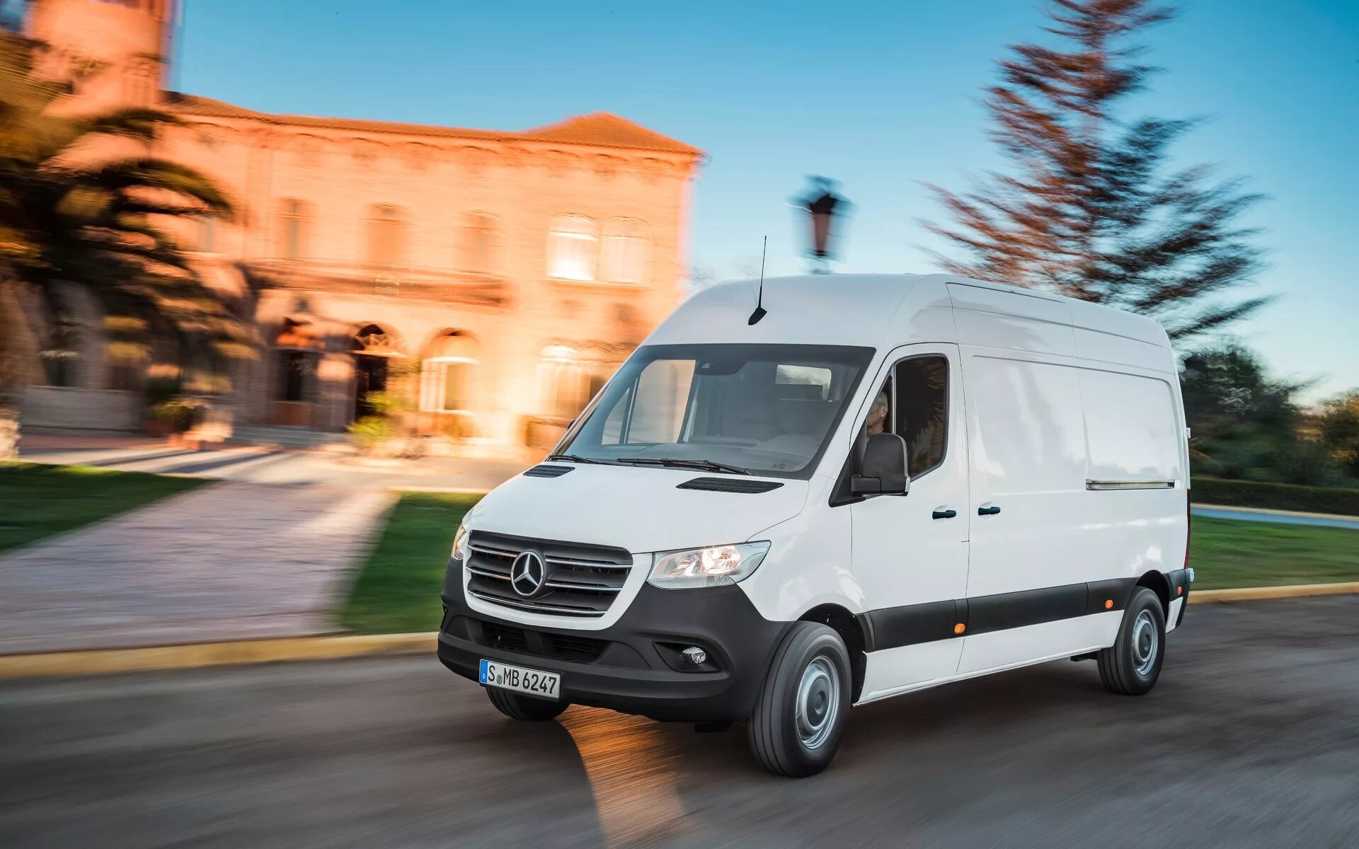 Спринтер 2018 года. Мерседес-Бенц Спринтер 2018. Mercedes Sprinter 2018. Mercedes Benz Sprinter 2020. Мерседес Спринтер 2018.