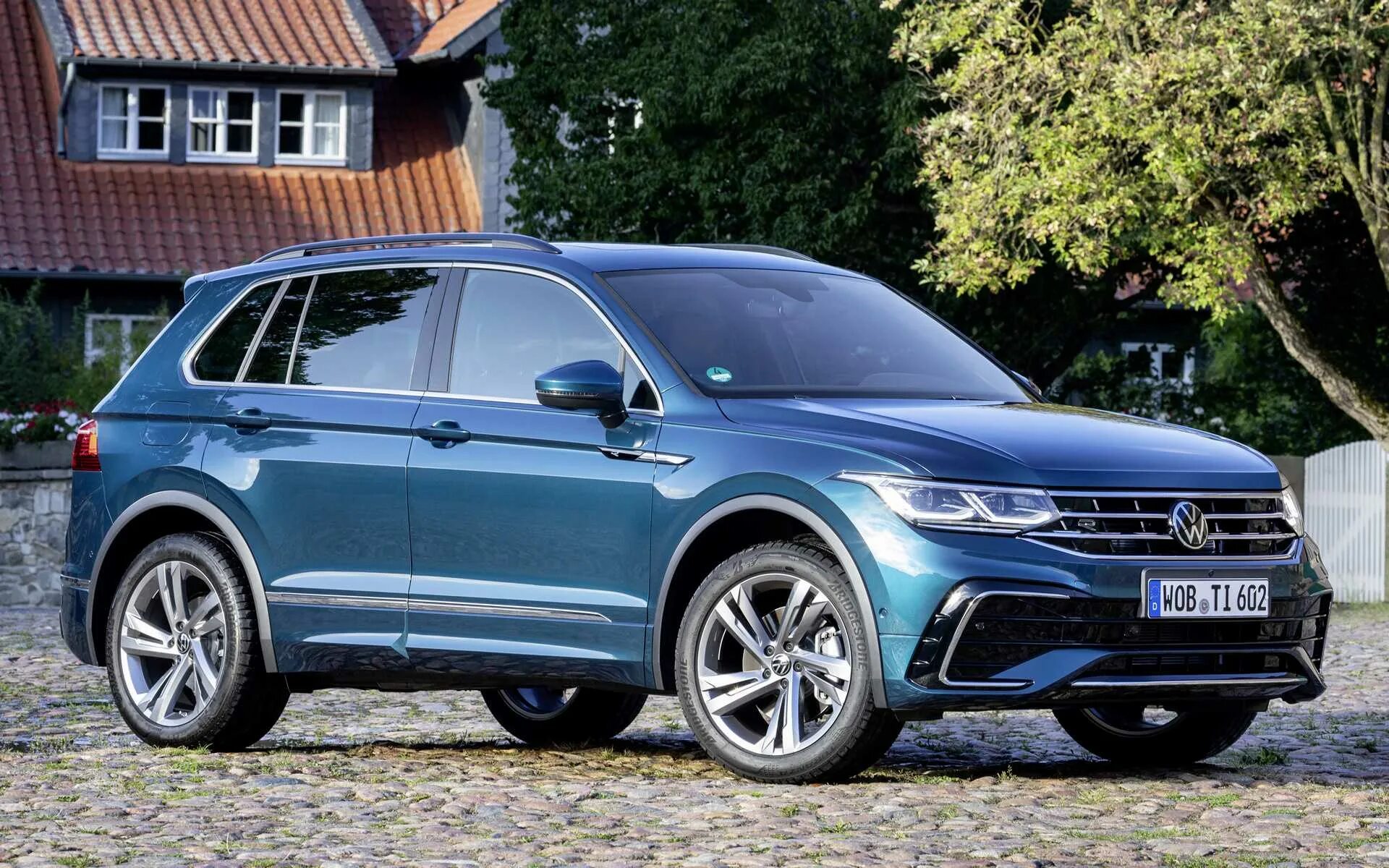 Новый vw tiguan 2021. Фольксваген тигуан 2021. Tiguan 2021 rline. Volkswagen tiguan 2021 r line. Тигуан 2 2021.