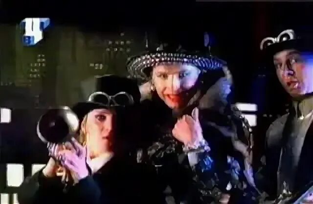 пирожок верка сердючка 2001 альбом. сердючка песни пирожок нашла. сердючка пирожок 2001. верка сердючка шла пирожок нашла. пирожок.