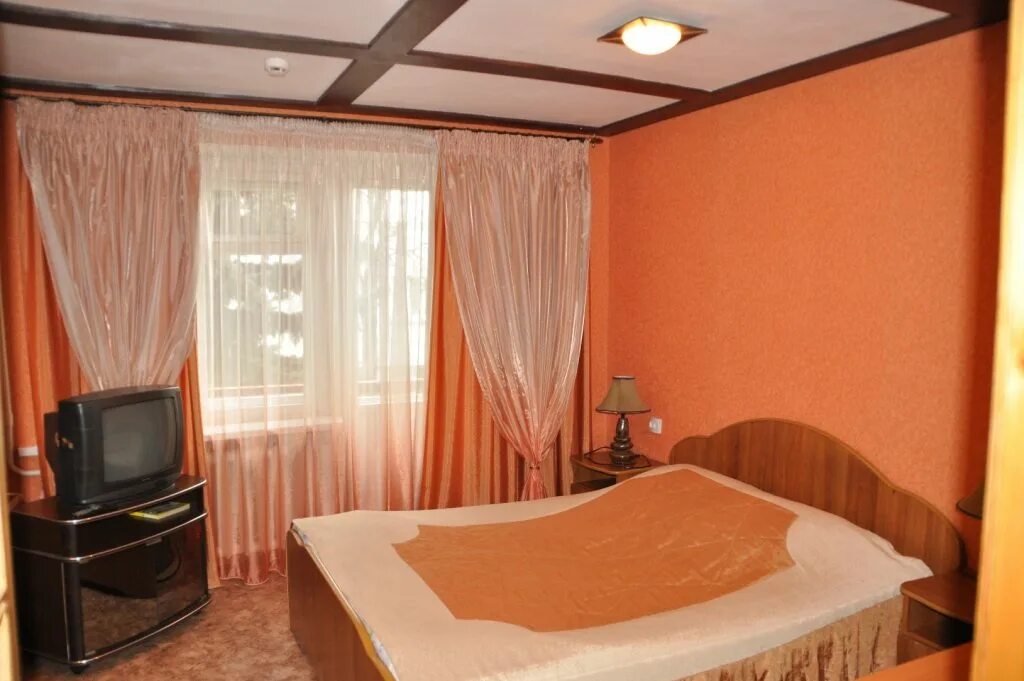 Гостиница турист брянск брянск. Гостиницы г. Art hall брянск. Гостиница центральная брянск. Гостиница центральная брянск ресторан.