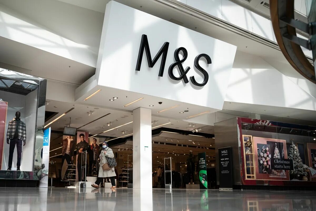 Магазин marks spencer. Бренд Маркс Спенсер. Marks Spencer магазин.