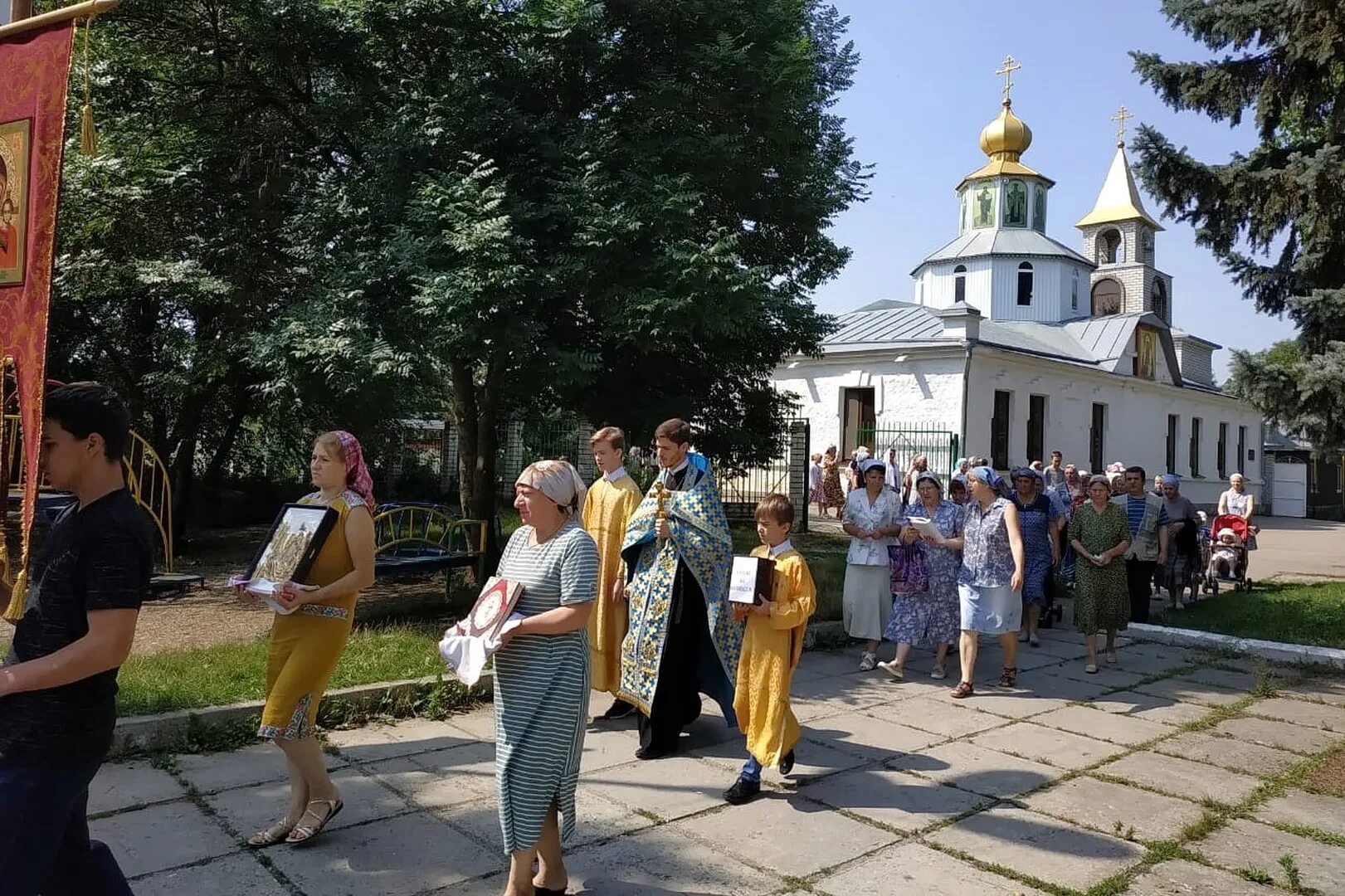 Константиновское ставропольский край пятигорск. Станица Константиновская Пятигорск. Храм станица Константиновская город Пятигорск. Школа 7 станица Константиновская Пятигорск. Администрация станицы Константиновской Пятигорск.