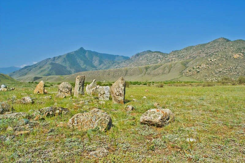 ининские стелы алтай. археологические памятники новосибирской области сопка 2. долина царей тыва аржан 2. древнее городище нимфей керчь. филиппи греция.