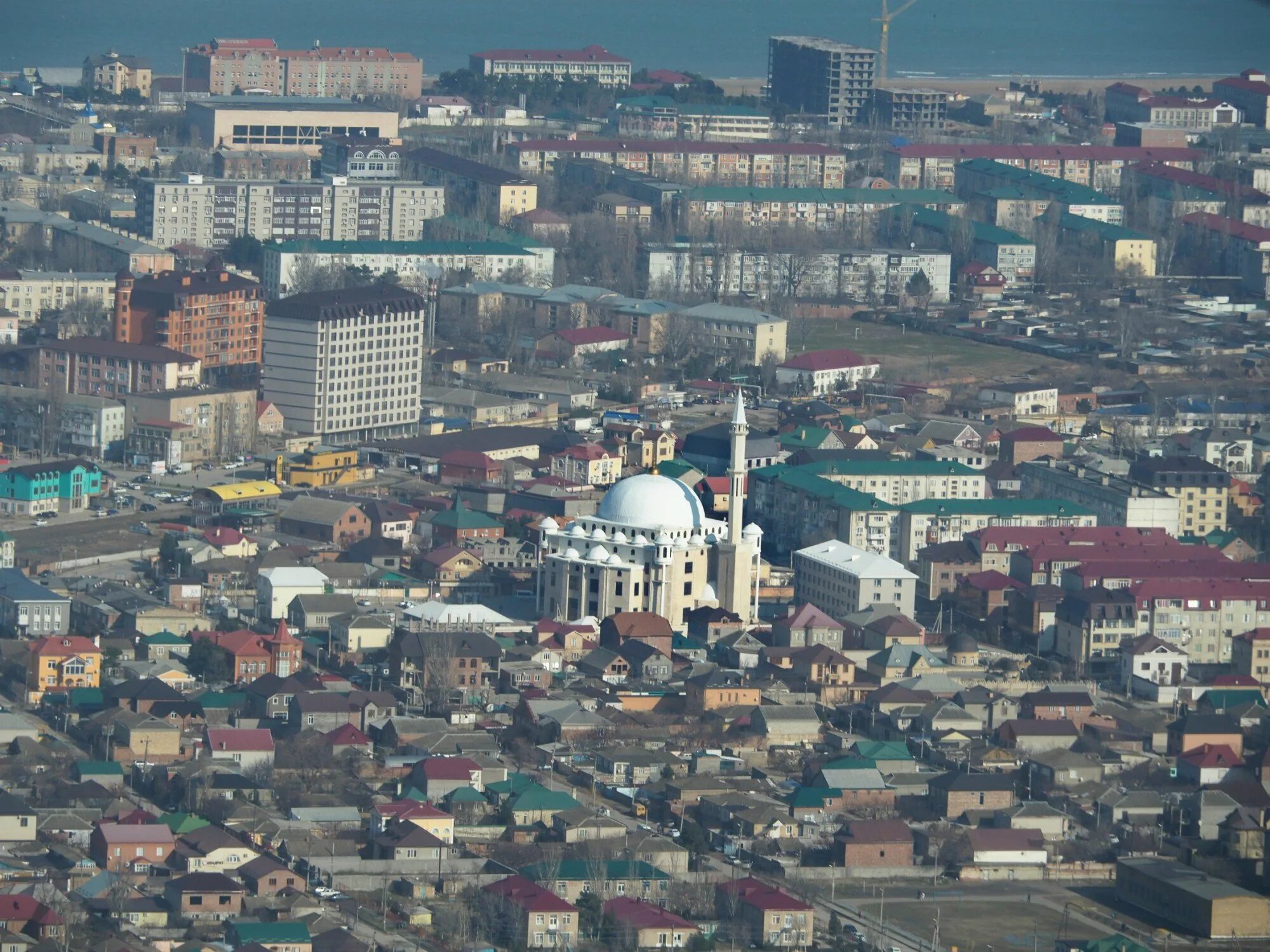 Махачкала фото. Махачкала центр города. Республика Дагестан столица. Махачкала вид на город. Город Махачкала с птичьего полета.