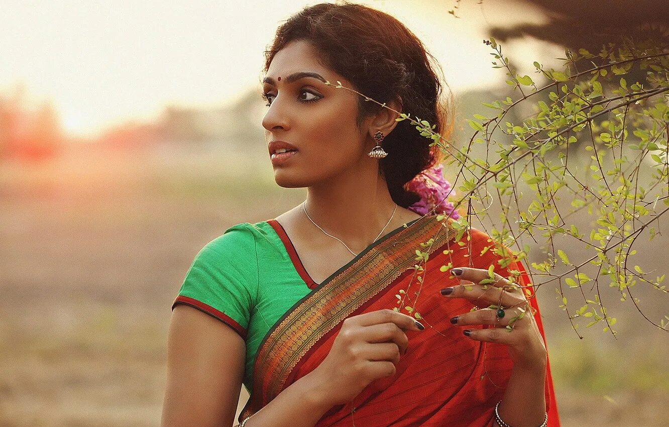 Индиан хот герлз. Фотомодель индианка. Индиян ядол. Indian unknown girls. Красивые индианки с большой грудью.