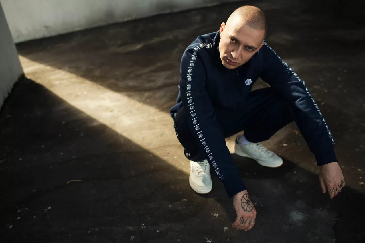 Oxxxymiron. Oxxxymiron рибок.