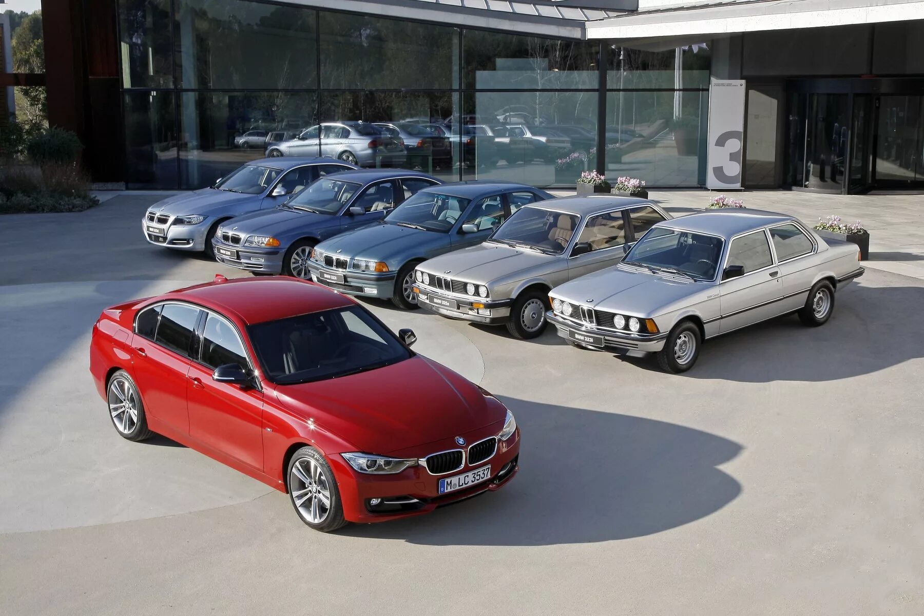 Bmw 3 кузова по годам. Bmw 5 series evolution. Кузова бмв 5 по годам. Bmw m6 3 поколение. Кузова бмв 5.