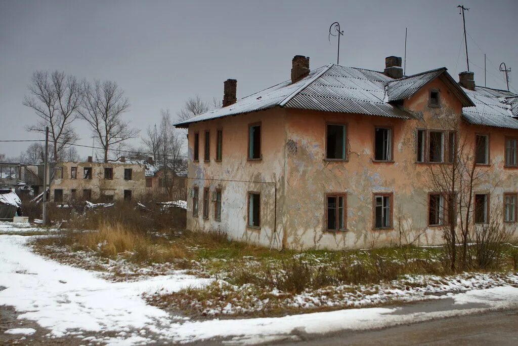 Муш 2 недостроенные дома. Суворовский коттеджный поселок. Дома в д новосёлово орловская область. Суворовский район поселок центральный. Посёлок центральный тульская область суворовский район.