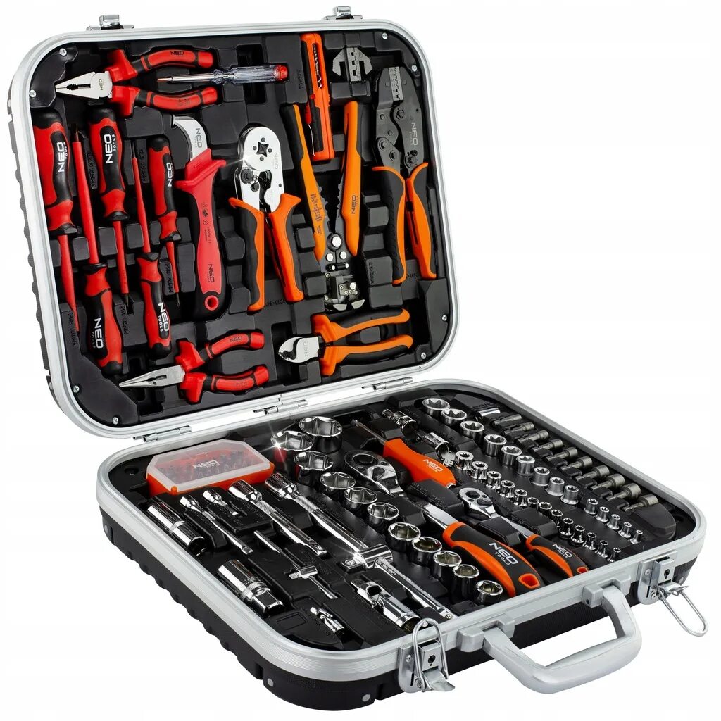 Набор инструмента Milwaukee M18 PP6B-502B 4933451038 купить по цене 135 990 руб.