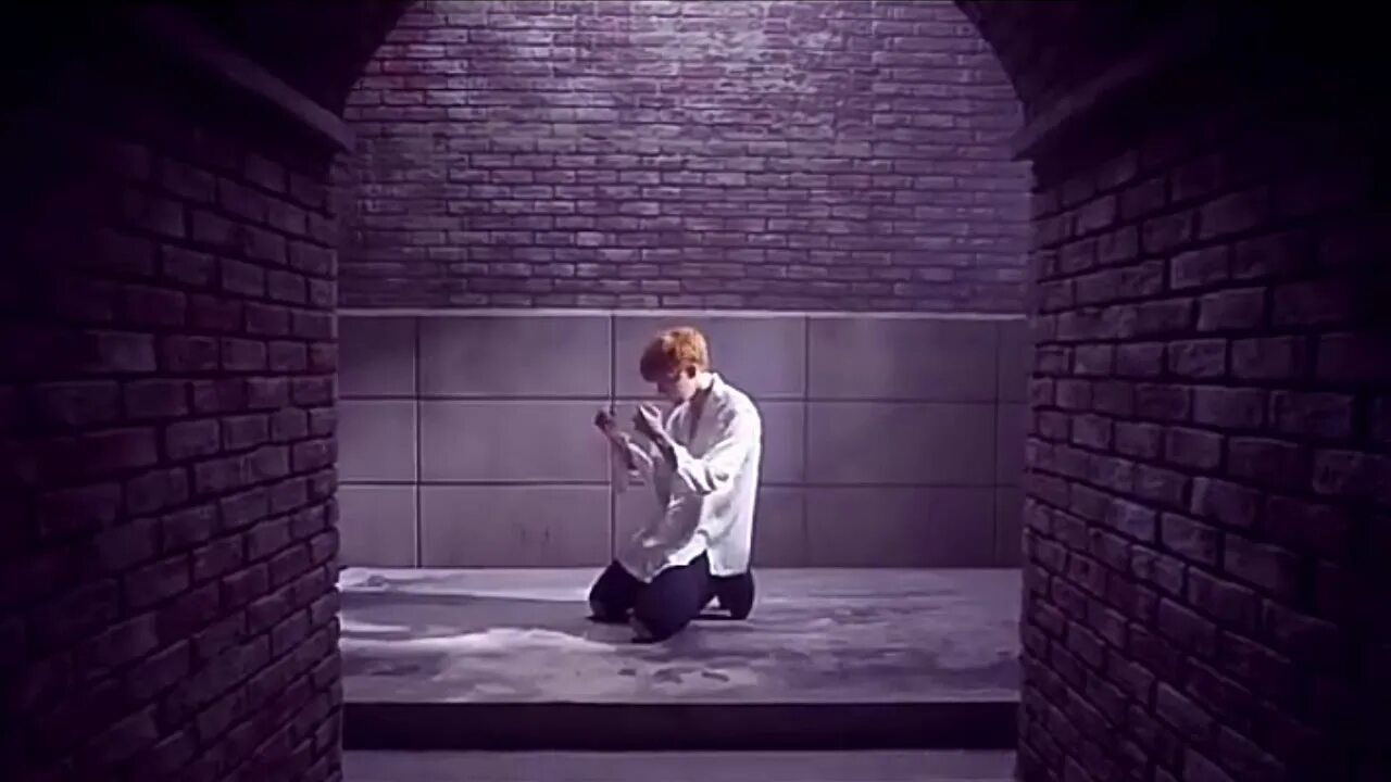 Boy meets evil. J hope boy meets evil 2016. Bts boy meets evil. Локации клипов бтс. Boy meets evil.