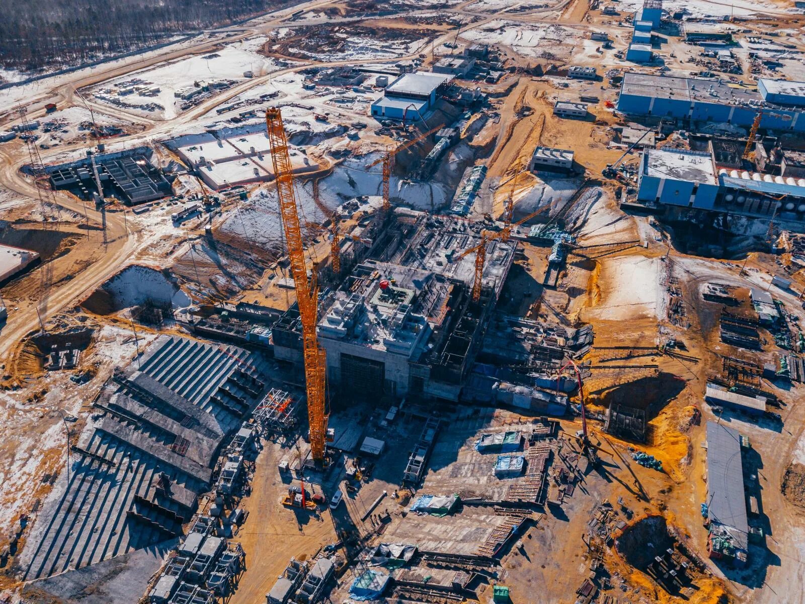 Космодром восточный вторая очередь. Кто строил восточный. Мик космодром восточный. Космодром восточный стройка. Космодром в амурской области.