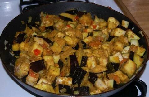 Овощи на сковороде крупными кусками