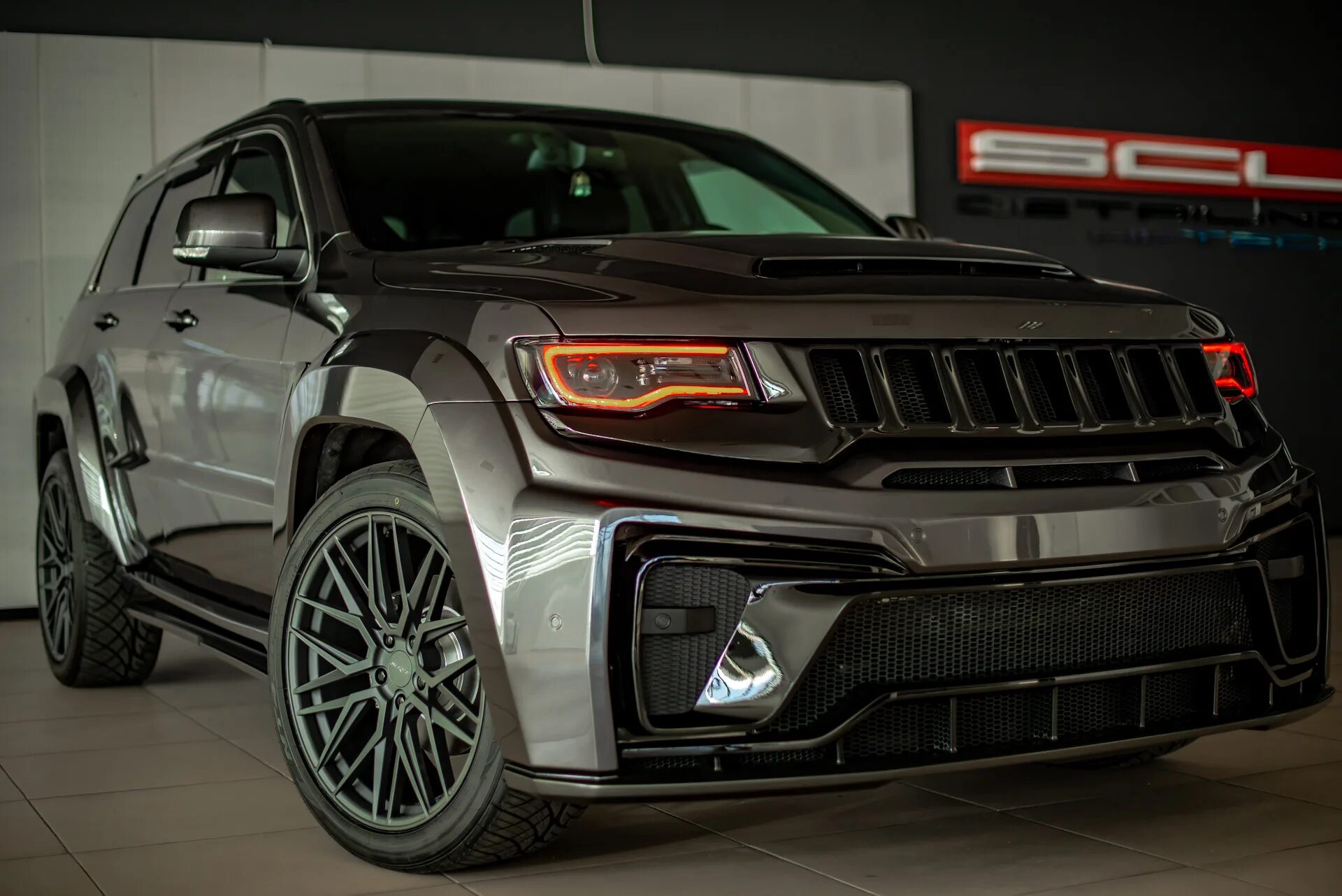 Grand tuning. Джип Гранд Чероки 2019. Джип Гранд Чероки СРТ 2021. Jeep Grand Cherokee wk2 2021. Jeep Grand Cherokee wk2 2020.