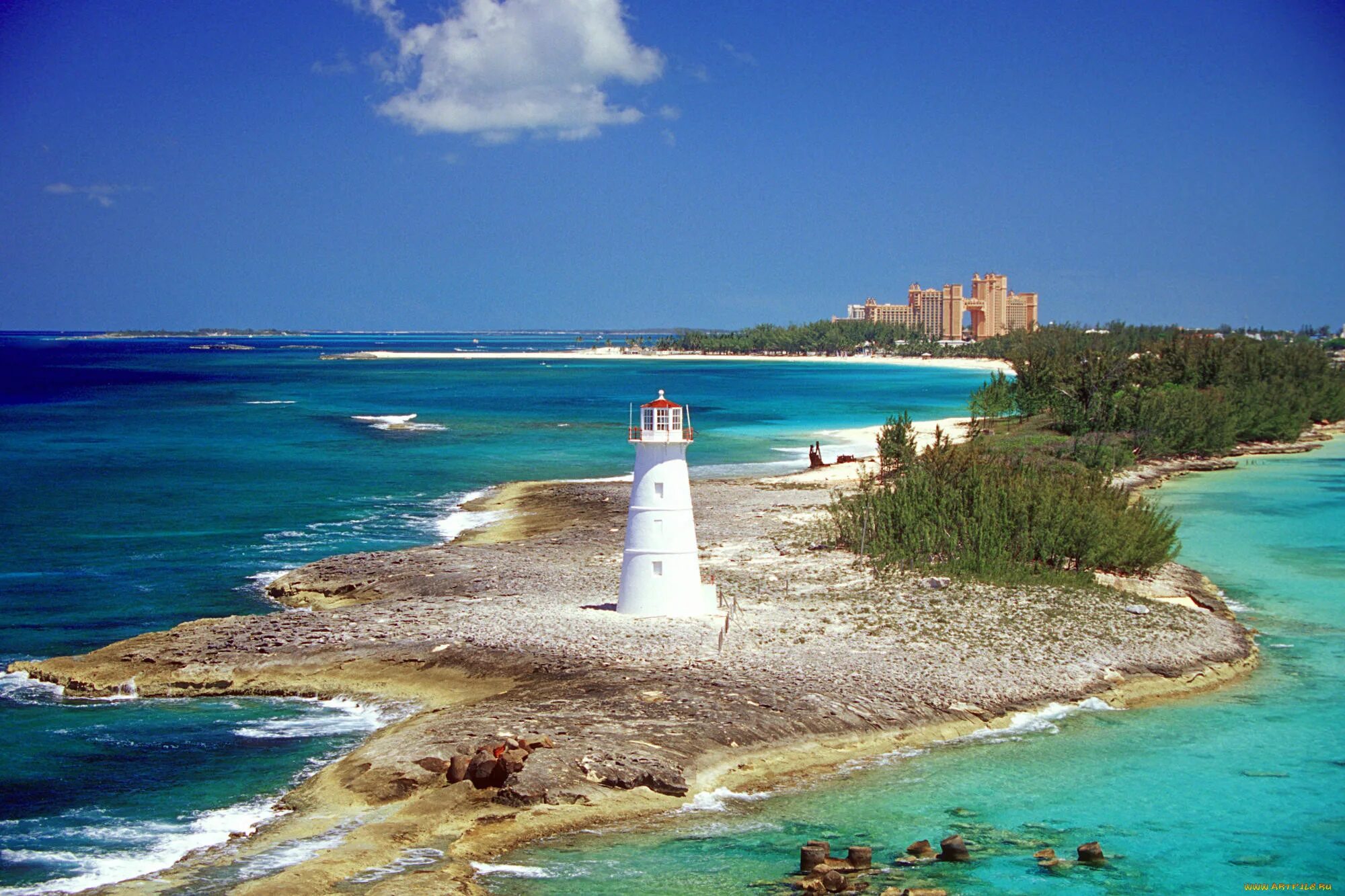 Олбани какой океан. Нассау (Багамские острова). Багамы остров Нассау. Нассау Багамские острова достопримечательности. Маяк Андроса Багамские острова.