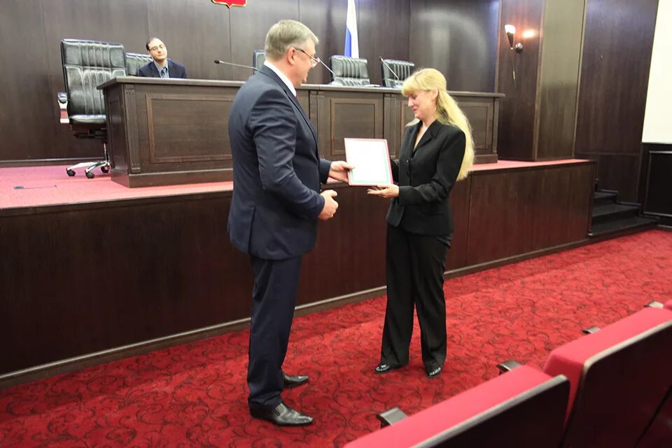 Компания центр суды. Компания центр суды