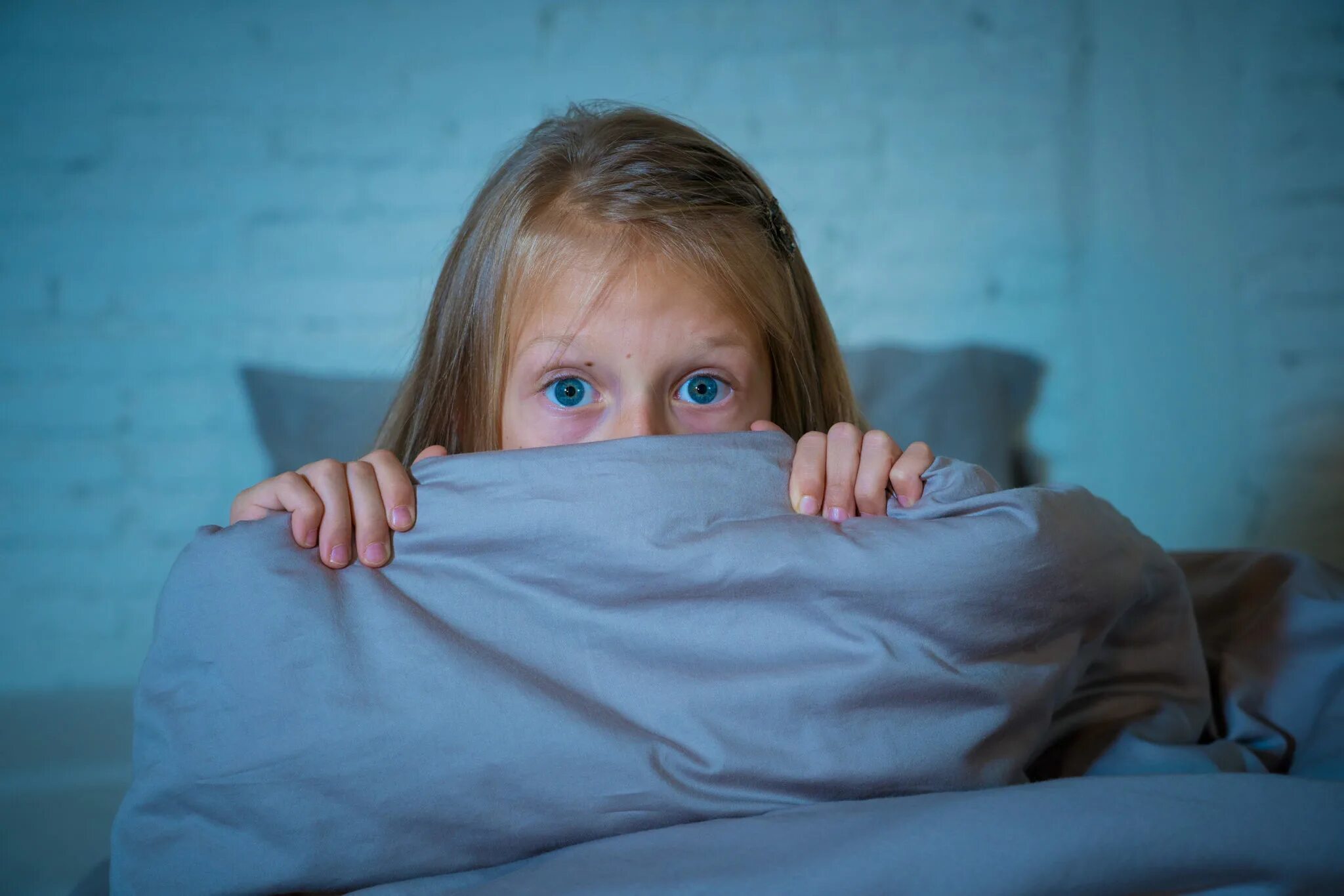 Почему люди боятся детей. "Детские страхи". Детская тревожность. Детские страхи под одеялом. Страх эмоция.