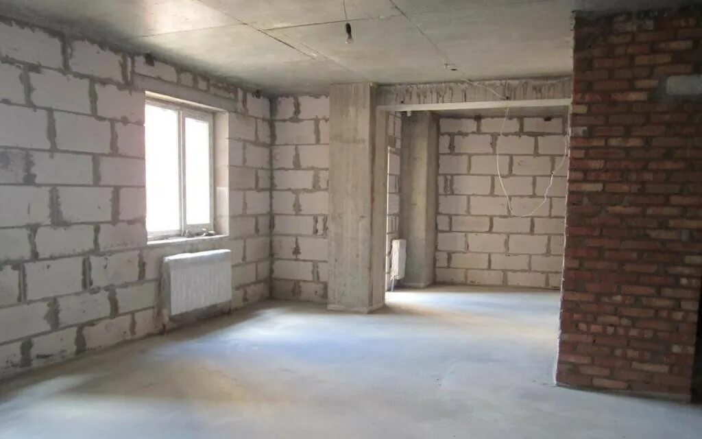 Стройвариант свободная планировка. Квартира стройвариант кирпич. Студия стройвариант. Продажа квартиры 50м в эдельвейс комфорт на циане. Дом с панорамными крышками и детская площадка.