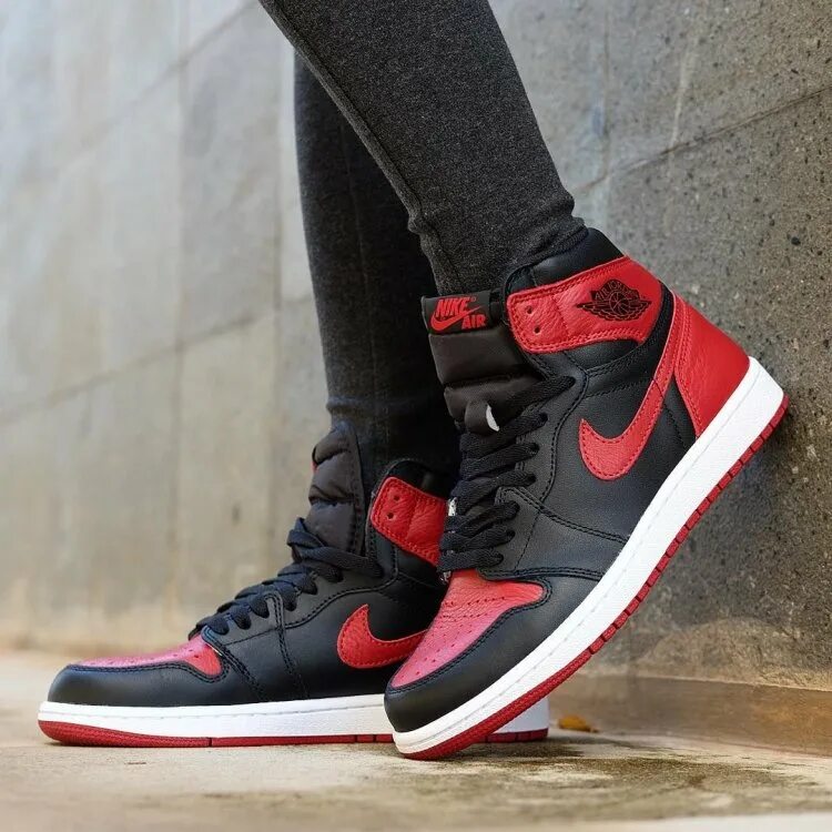 Мужские кроссовки air jordan. Nike Jordan 1. Nike Air Jordan 1. Nike Air Jordan 1 High. Nike Air Jordan 1 High banned.