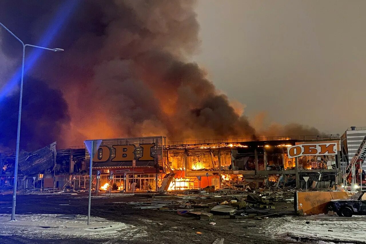 пожар на пятницкой сейчас москва. пожар в лужниках. где горит в москве. где горит в москве. горит кафе в москве.
