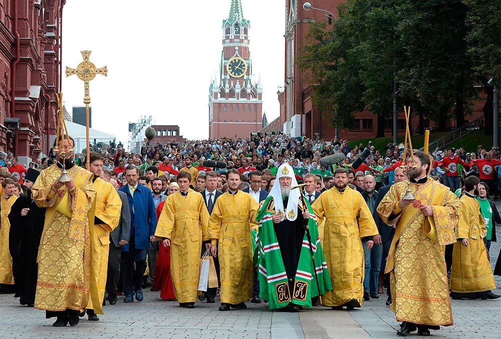 Патриарх Великорецкий крестный ход. Храм Христа Спасителя в Москве крестный ход. Крестный ход (Церковь Покрова-на-Лузе). Роль москвы в православном мире