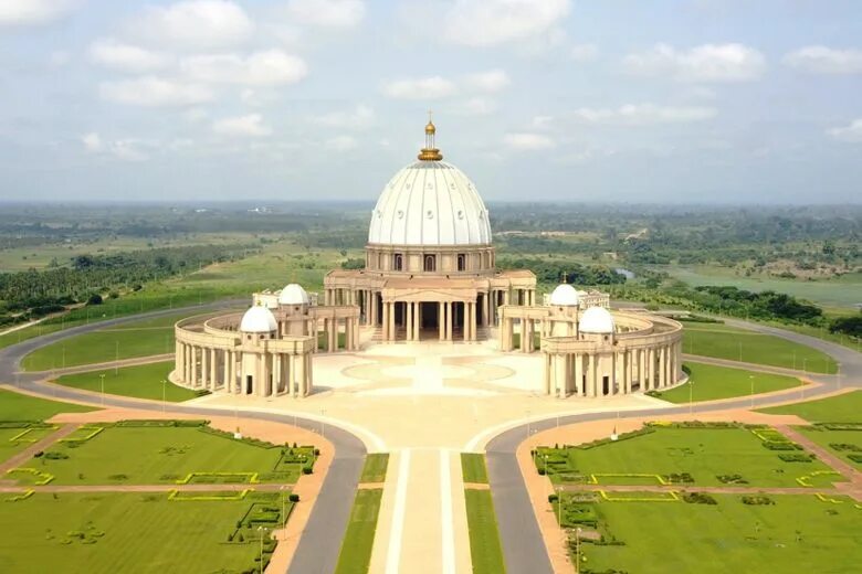 Нотр дам де ла пэ. Нотр-дам-де-ла-пэ (ямусукро). Нотр дам де ла пэ. Нотр-дам-де-ла-пэ кот-д’ивуар. Нотр-дам-де-ла-пэ (ямусукро).