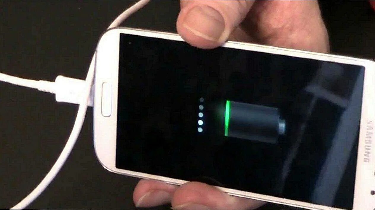Почему телефон не заряжается на зарядке андроид. Самсунг galaxy s5 не заряжается батарея. причина не зарядки телефона. зарядить планшет без зарядки. самсунг зарядка выключенного телефона.