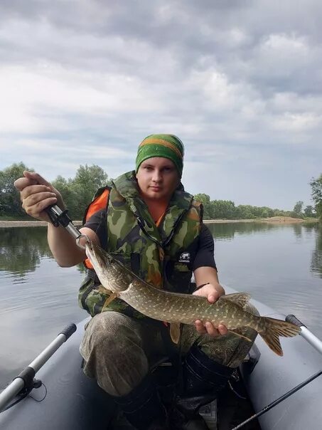 Рыбалка в Башкирии. Ловля щуки на уфимке. Рыбалка в Уфе. Уфимцев рыбалка. Рыбак башкортостан