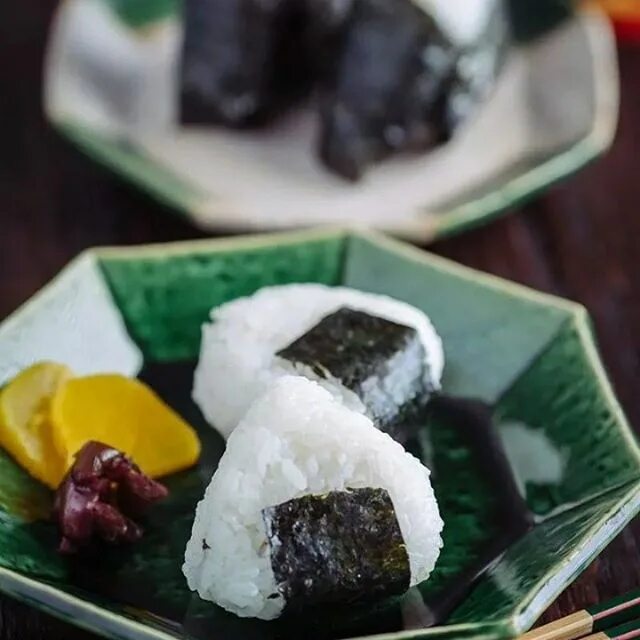 онигири в упаковке. онигири в магните. онигири вкусы. онигири чико рико. онигири искушение.