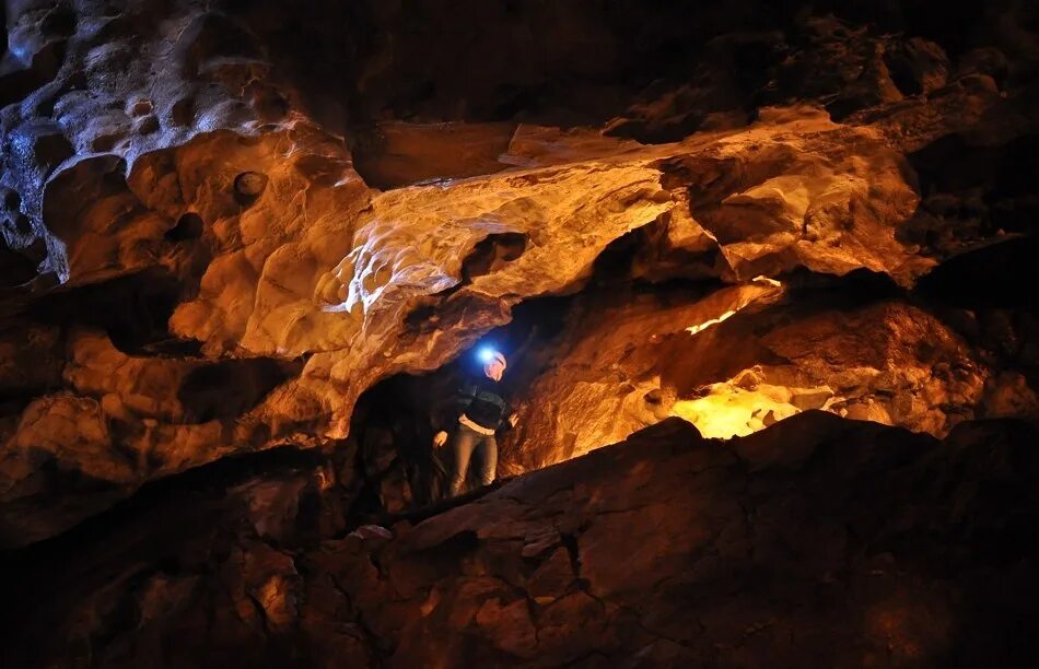 Дружба начиналась очень давно пещера. Дружба начиналась очень давно пещера. Пещера дружба оленьи ручьи. Дружба начиналась очень давно пещера. Сталактитовая пещера с платформой.