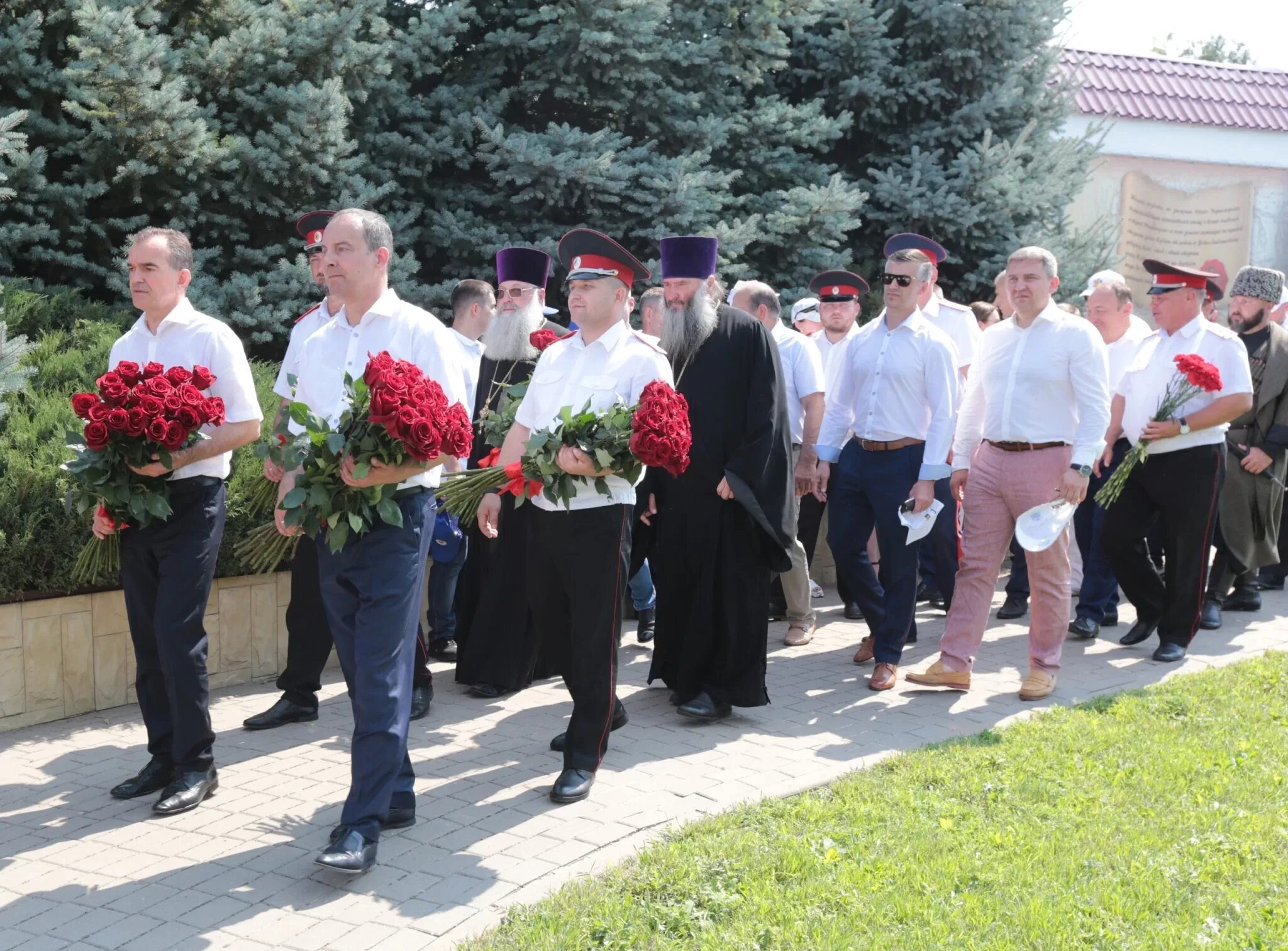 Кущевская 12 человек. Кущёвская станица поле казачьей славы. Мемориал казачьей славы Кущёвская. Поле казачьей славы в Кущевской. Краснодарский край станица Кущевская.