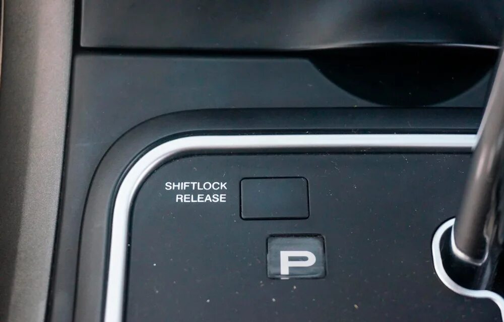 Shift lock на акпп. Кнопка shift lock акпп i40. разъём shift lock ix35. кнопка shift lock gx460. hyundai creta 2025 автомат кнопка shift lock.