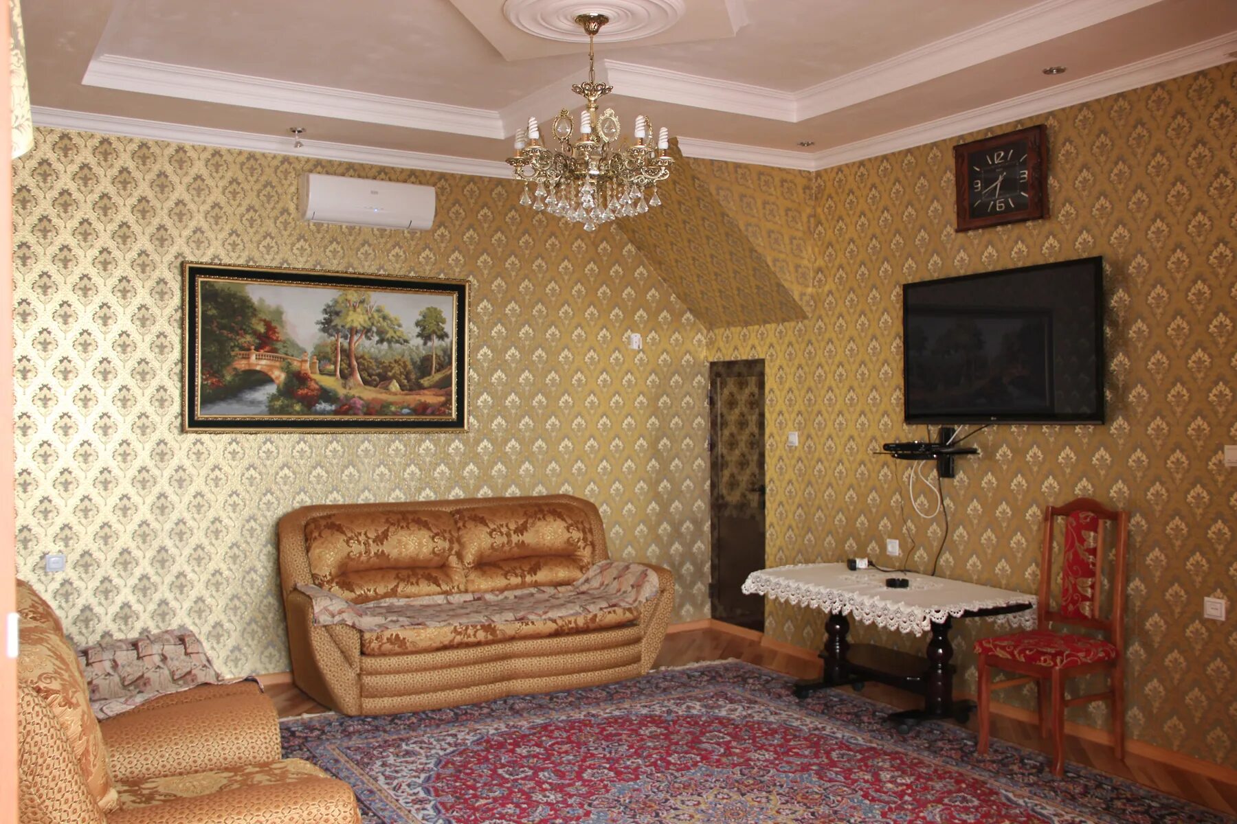 Комната дагестан. Элитные квартиры в дербенте республике дагестан. Дружба народов дербент гостевой дом. Ул свердлова дербент. Дербент комната.