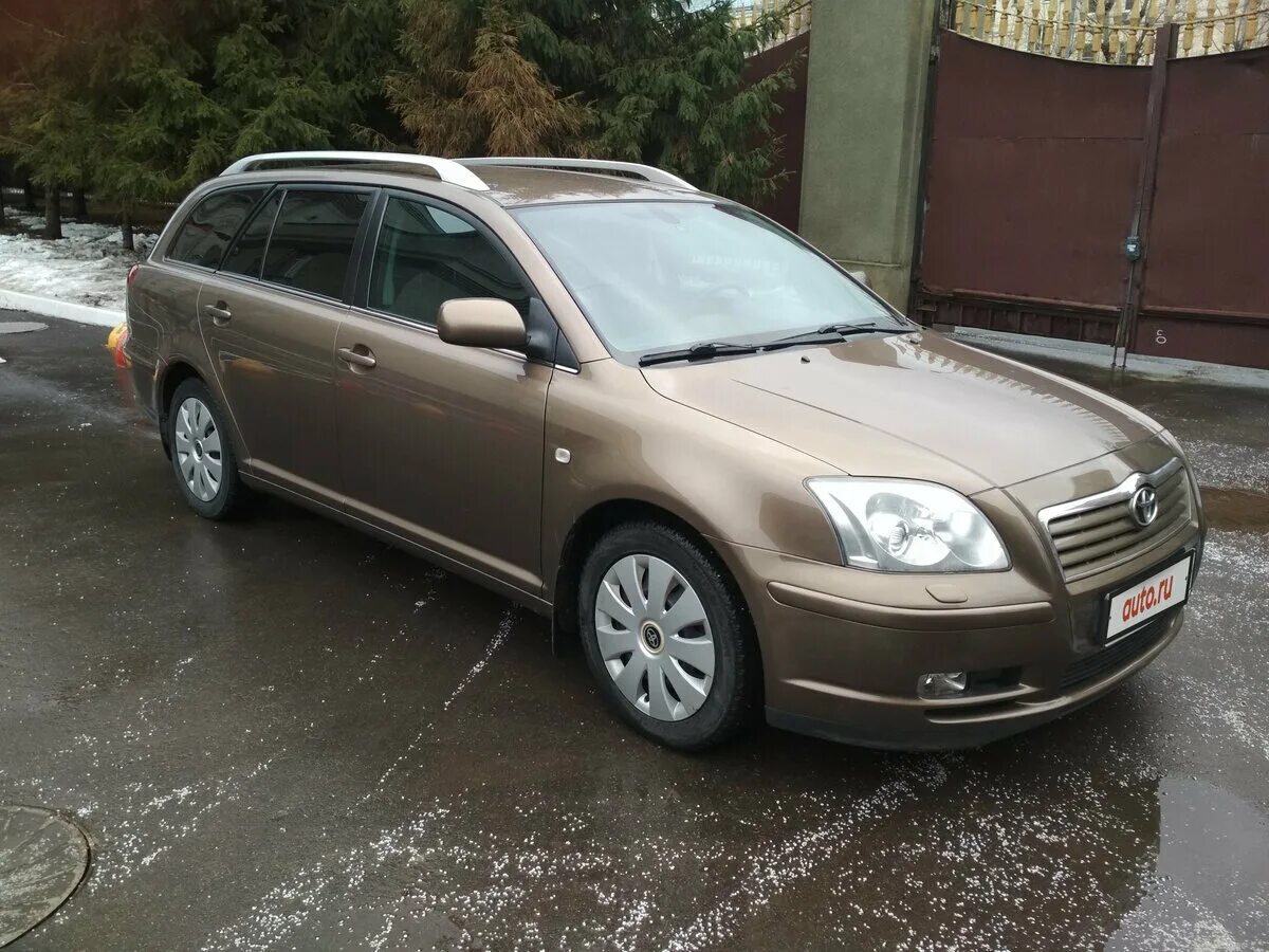 Авенсис универсал бу. Тойота Авенсис 2 универсал. Toyota Avensis 2004 универсал. Тойота универсал 2004. Тойота Авенсис 2004 год коричневый.