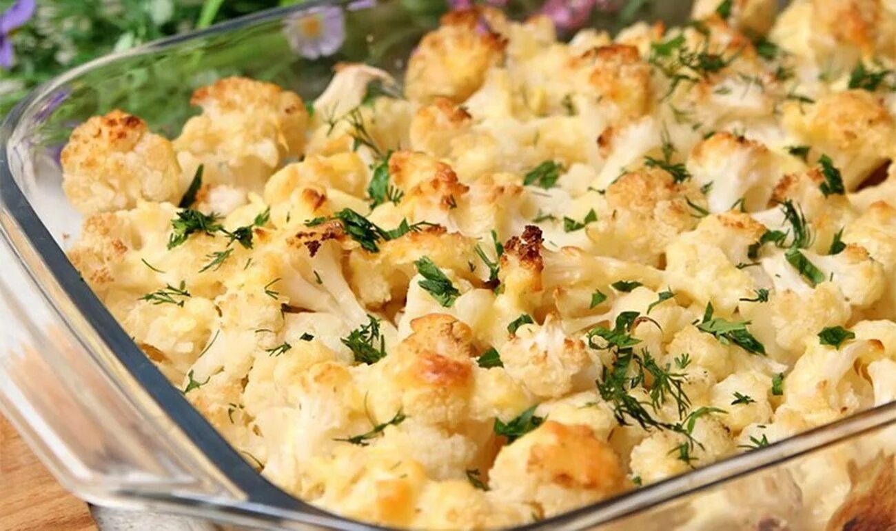 Филе куриное с цветной капустой в духовке. Цветная капуста запеченная в соусе бешамель. цветная капуста в соусе бешамель. запеканка с цветной капустой. запеканка из цветной капусты.