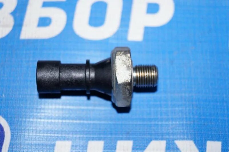 Датчик давления масла опель вектра б 2. Датчик давления масла на opel zafira. Датчик масла опель зафира. Датчик давления масла опель зафира 1999. Датчик давления масла опель зафира 2.