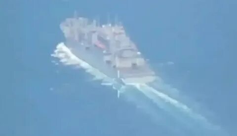 Хуситы подбили авианосец сша
