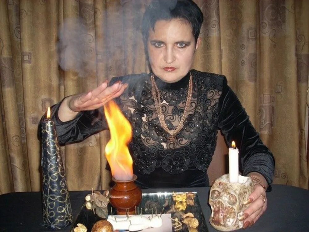 Про девочку ясновидящую