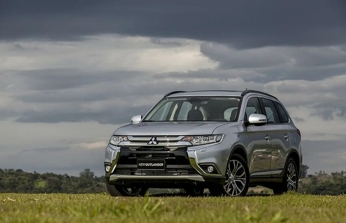 Мицубиси аутлендер 2015 год. Митсубиси Аутлендер 2015. Mitsubishi Outlander 2015. Mitsubishi Outlander 3 2015. Митсубиси Аутлендер 2022.