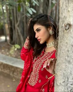 Mouni roy old photos
