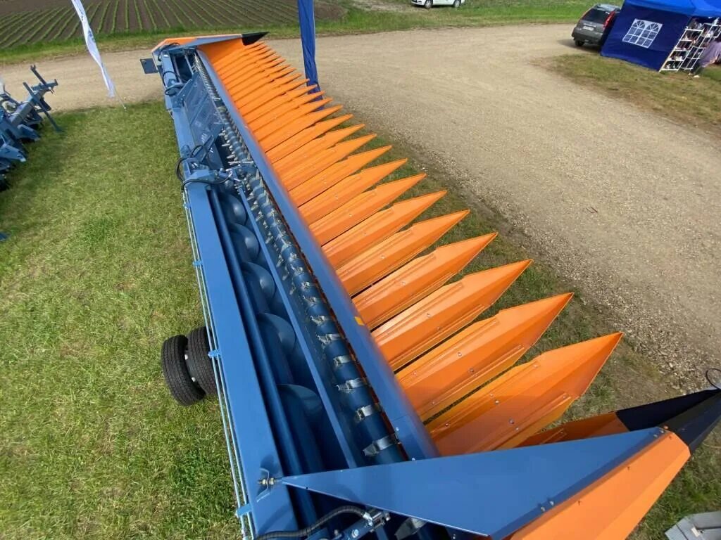 Жатка float stream 703. Жатка соевая универсальная float stream 900-01. коса жатки 0007672570. жатка для уборки подсолнечника. жатка клевер для уборки подсолнечника.