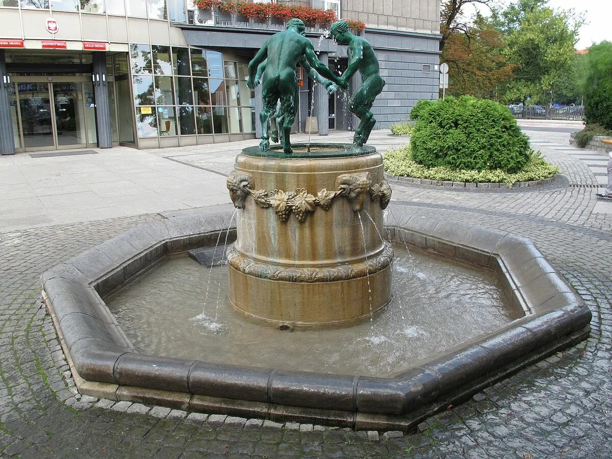 Молоко фонтан. Туалет brunnen. Brunnen wal brunnen wal. Brunnen wal brunnen wal. Brunnen brunnen подставка для книг br40401.