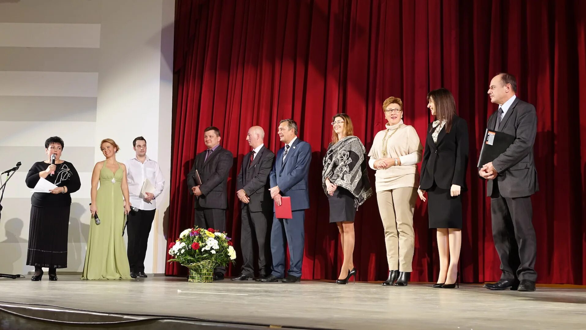 фон с 50 летием музыкальной школы. детская музыкальная школа имени одоевского москва. юбилей музыкальной школы. баннер юбилей музыкальной школы. открытки к 50 летию школы.