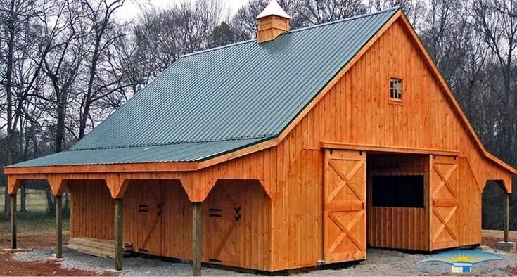 Horse riding arenas - order the construction/construction of a wooden stable
