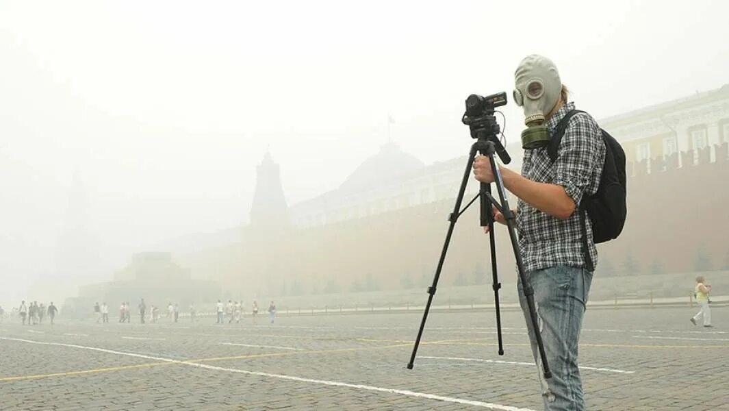 Копи смог. Смог в Москве 2010. Москва лето 2010 смог. Смог в 2010 году в Москве. Лето 2010 жара в Москве смог.