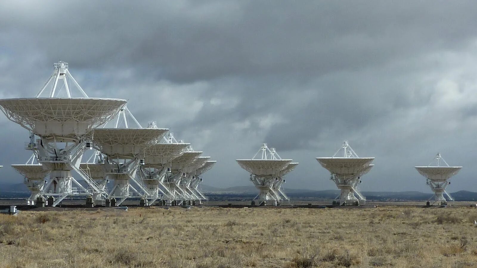 Радиотелескопы в Нью Мексико. Система радиотелескопов VLA В Нью-Мексико США. Very large array в Нью-Мексико. Радиотелескоп VLA.