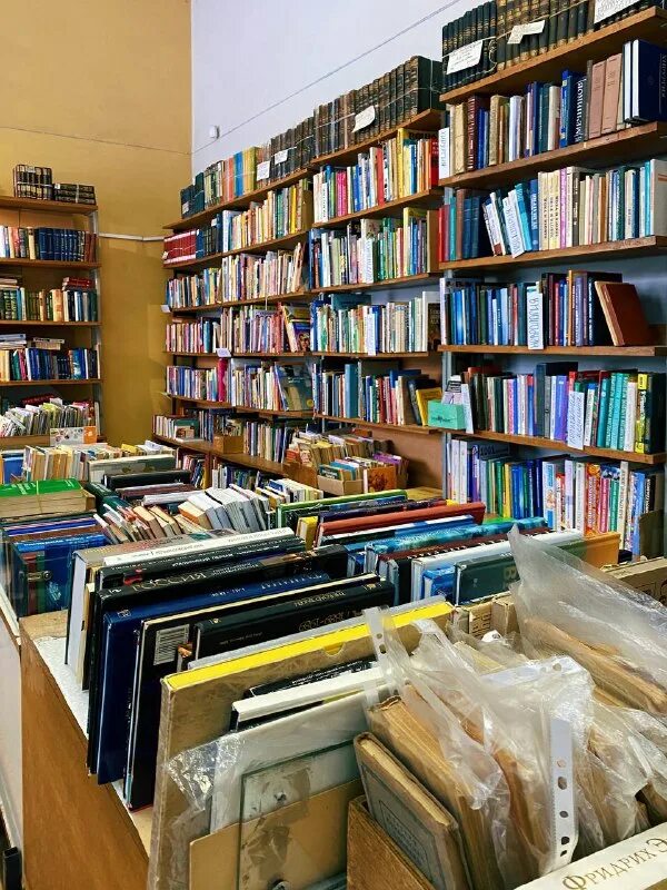 работа книжный спб