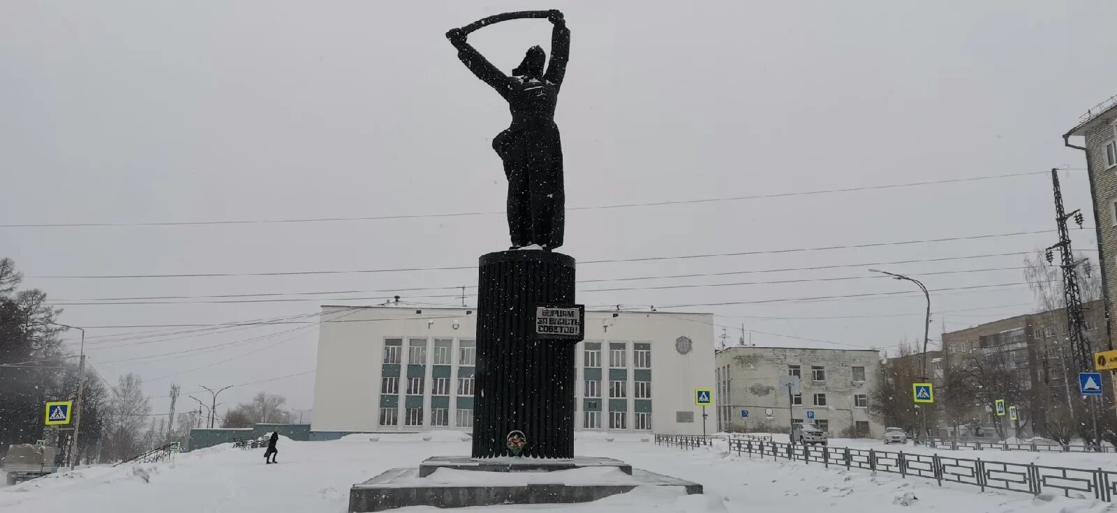 Кушва программа. Памятник борцам за власть советов кушва. площадь советов кушва. кушва статуи. памятники в кушве.