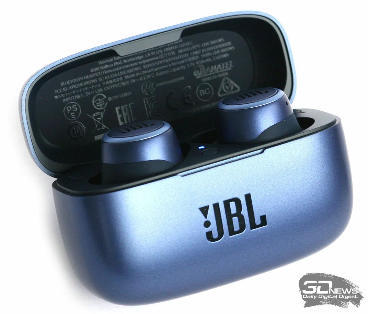 Наушники беспроводные jbl pro tws. JBL 300 TWS. Наушники JBL 300tws. JBL Live 300 TWS. JBL Tune 300tws.