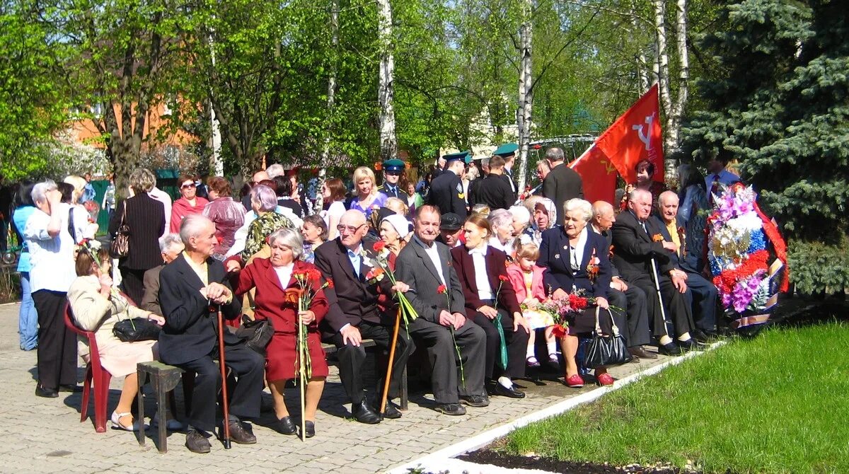 Погода в голицыно на 10 дней. Празднование дня Победы в Голицыно. Администрация Голицыно. Голицыно день Победы 2000. Май в Голицыно.