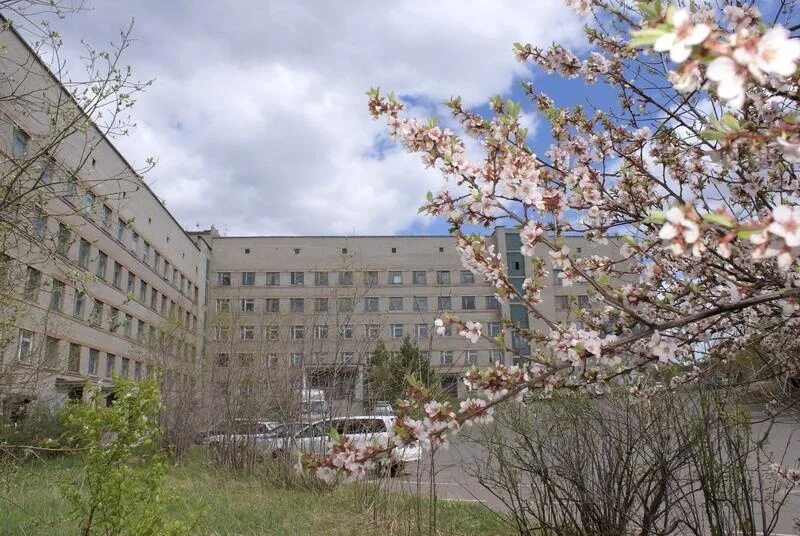 Инвалид в поликлинике. Регистратура саянская больница. Регистратура саянская больница. Регистратура саянская больница. Регистратура саянская больница.